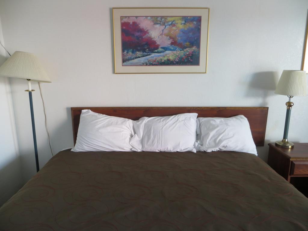 Budget Inn Express Bismarck Phòng bức ảnh